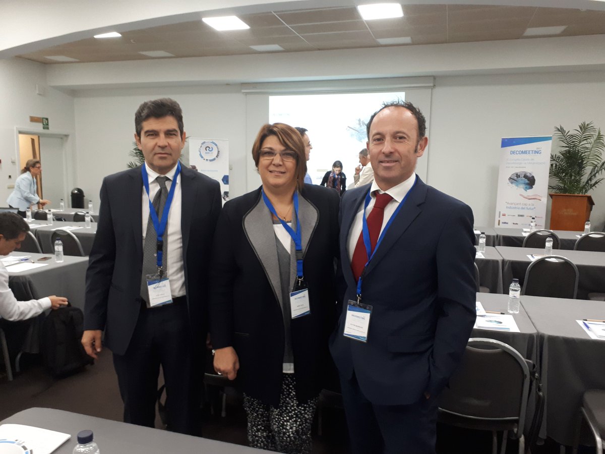 sidenoraceros's tweet photo. Hoy estamos en el Congreso #DecoMeeting2017 organizado por ADECAT (asociación de decoletadores catalanes) https://t.co/bZiR9C5zco #Innobars https://t.co/Xhmdvjhyw2