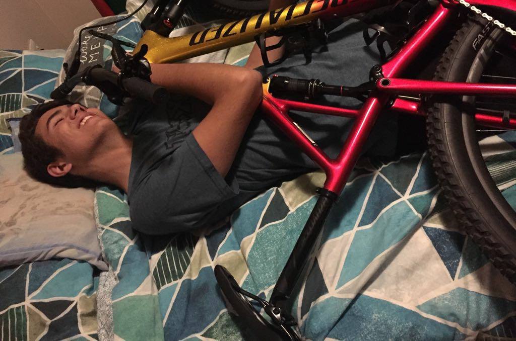 completecyclist's tweet photo. The relationship between a man and his bike is an unbreakable bond!

#newbikeday #specialized #epicexpert #manbikebond #ccbv #reddamhousebv https://t.co/mv420dEtIe