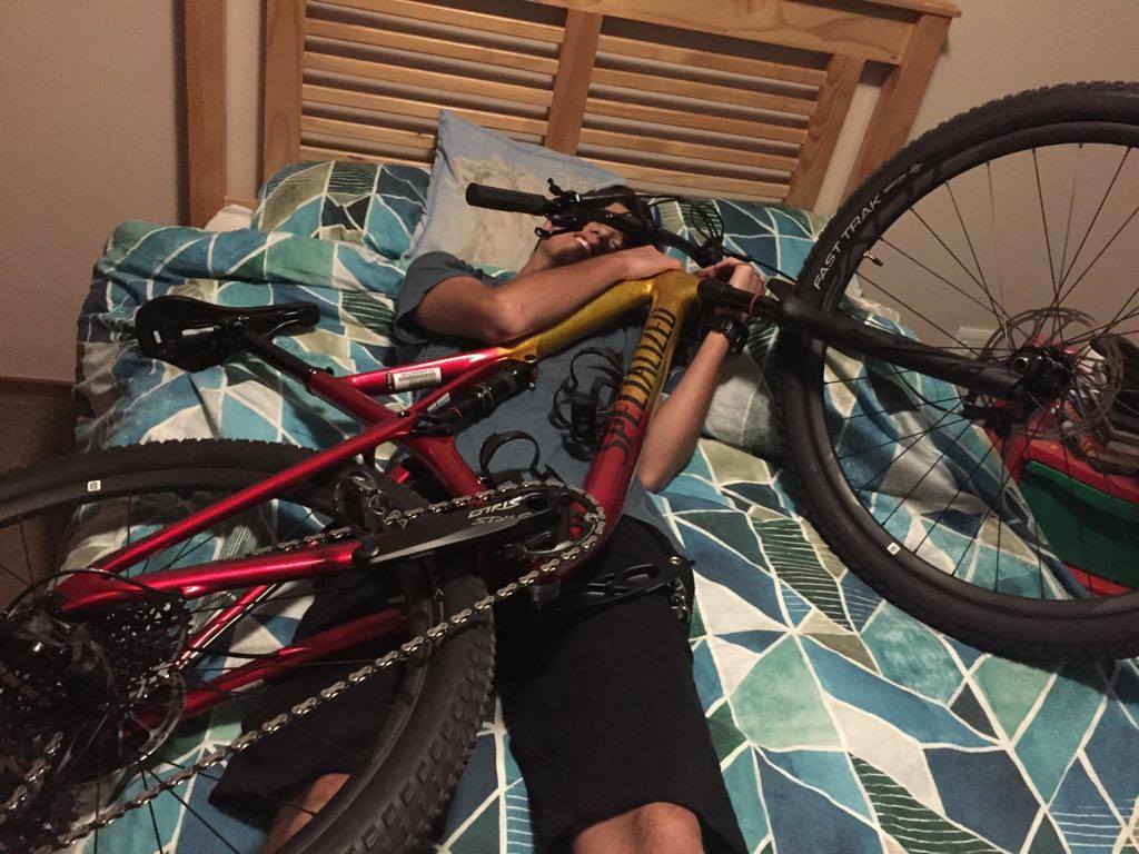 completecyclist's tweet photo. The relationship between a man and his bike is an unbreakable bond!

#newbikeday #specialized #epicexpert #manbikebond #ccbv #reddamhousebv https://t.co/mv420dEtIe