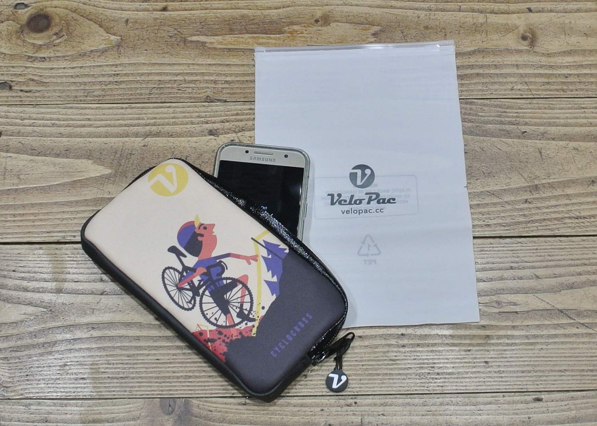 VeloPac's tweet photo. Arrive at the cafe stop in style with a RidePac from @velopac. #arriveinstyle #essentialscase #ridepac https://t.co/WdXwQn6DTS
