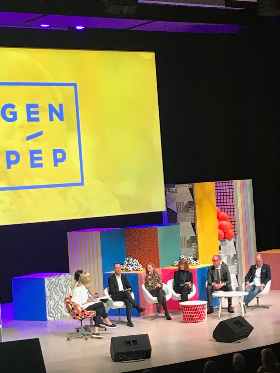 AsaJamal's tweet photo. @HBarnekow i Aula Magna om hur @TeliaSverige bidrar till att barn och unga rör sig med Telia Pep-appen. https://t.co/TVF7MwMggq