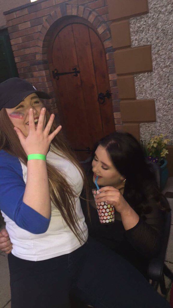 Meggo_thom's tweet photo. Massiveee happy birthday to the bestest💎!! have the best day ever &amp; have a class time tonight sweet pea😆🍾 miss you loads 🙁❤️👯 love ya xoxo https://t.co/3Itq4hoeVn