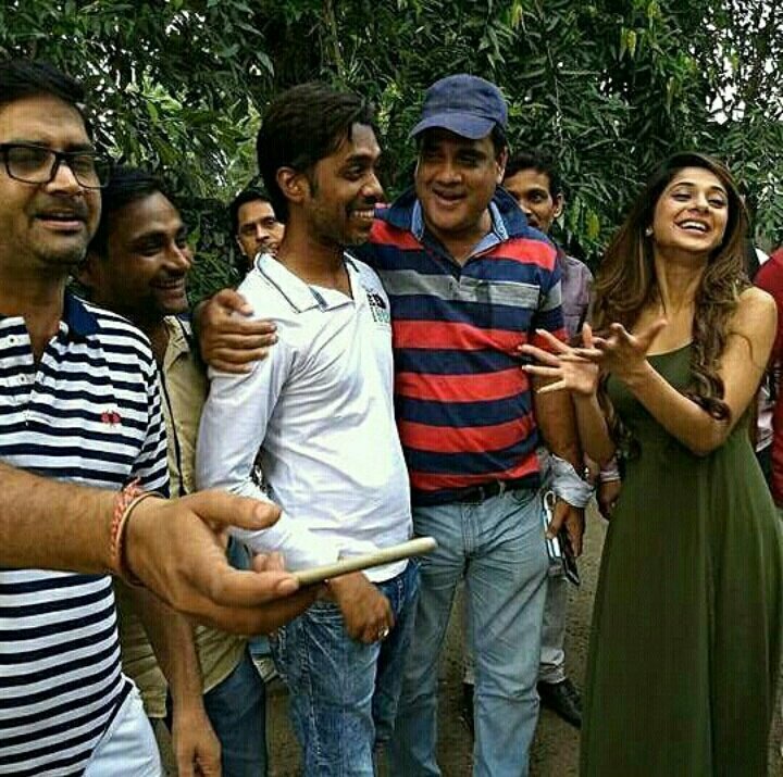 JenWingetTeam's tweet photo. Last day of Shoot for Jennifer Winget! Maya Bows Out #Beyhadh @jenwinget
https://t.co/bBOSVEfJhV