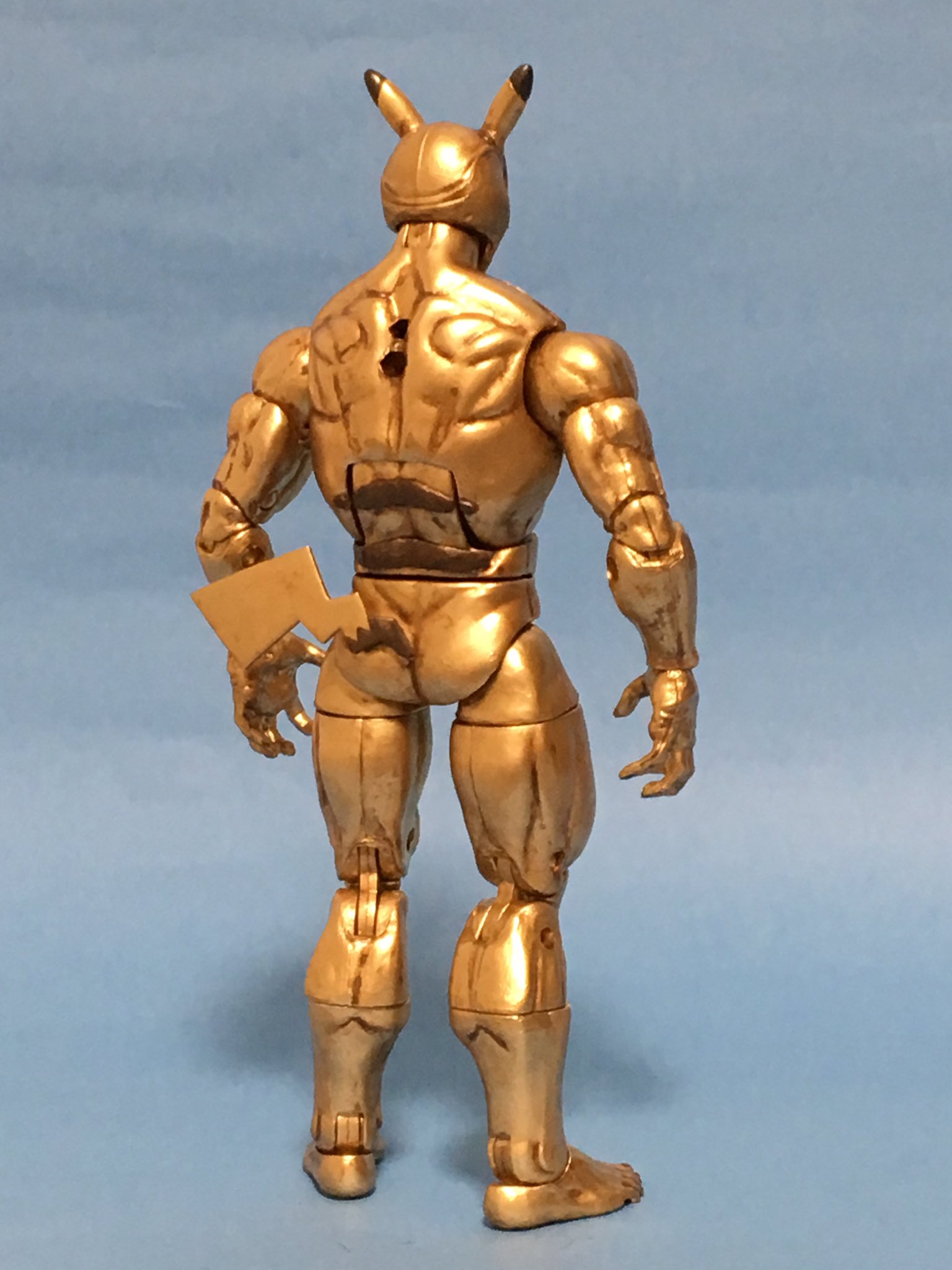 No 29 Seseseseri アメコミヒーローばかり作ってるベテランメーカーなので筋肉造形は流石お手の物です W好きのせせりさんのために頭をキ タマに変えた金色マッチョ キンタマン 作って送りますね Twitter