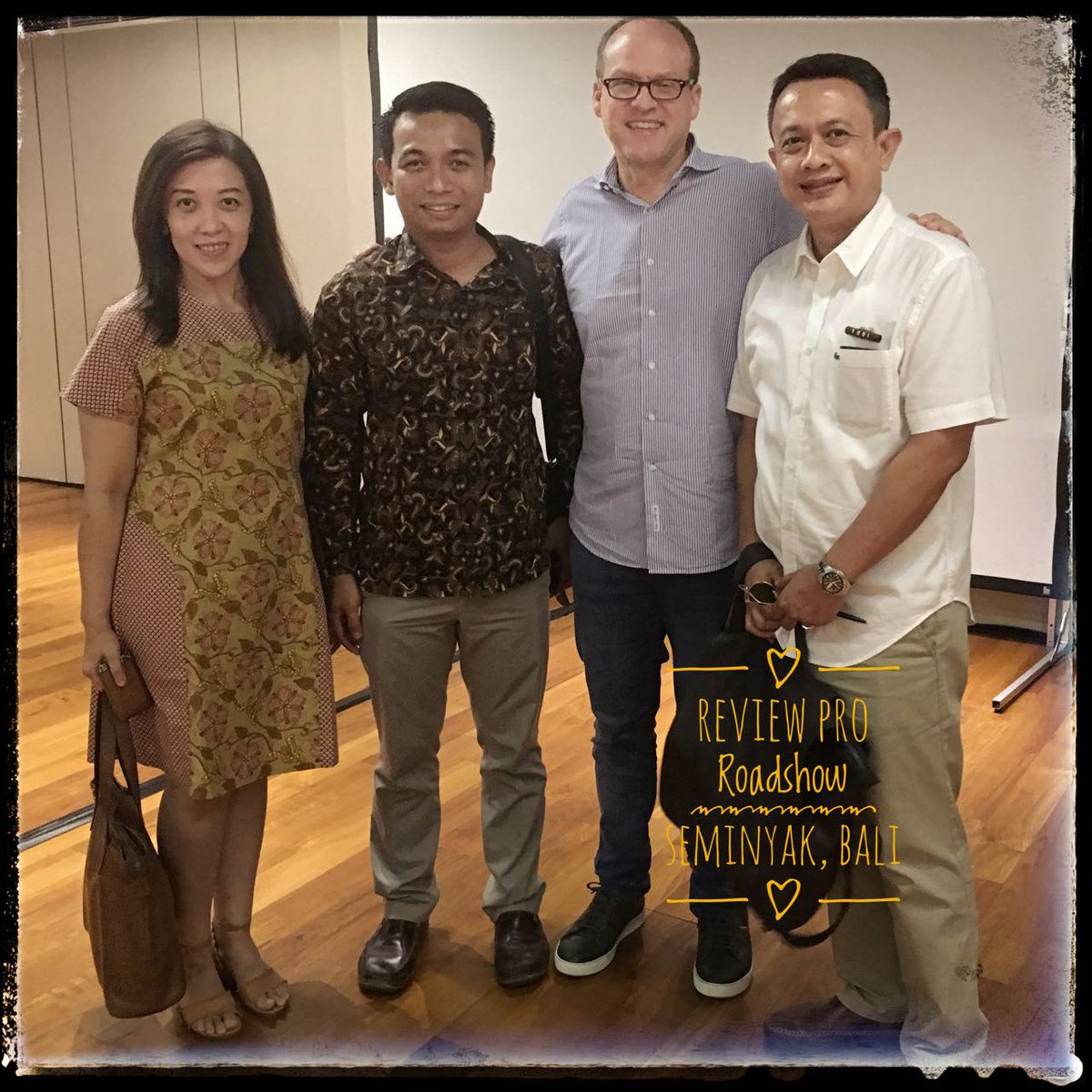 ReviewPro's tweet photo. Our CEO @RJFriedlander with some of the team from @KayumanisResort at our free masterclass for hoteliers today in Bali! #DirectBookings https://t.co/WPALT7bBG5