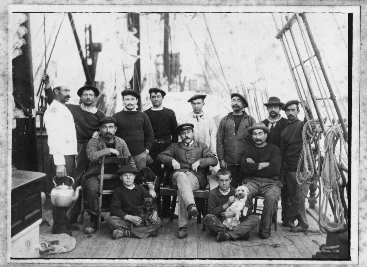 nantesfr's tweet photo. ⛵ Le @troismats_Belem fait escale à Nantes jusqu'au 5 nov ! Un voilier né en 1896 dans les chantiers Dubigeon 😮 👉https://t.co/Cerrmm7DSg https://t.co/BvmJWlvx6v