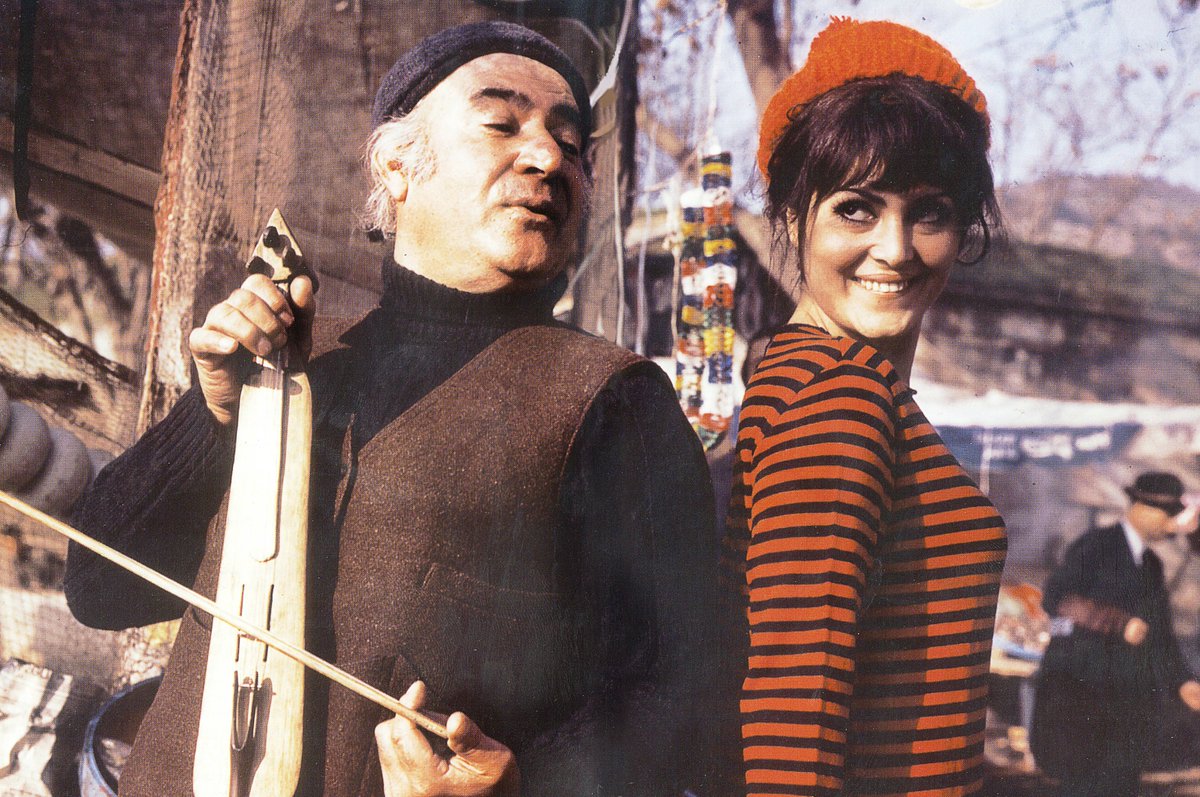 TÜRKAN ŞORAY SİNEMASINDA “KADIN İMGESİ”  VE “ÖZDEŞLEŞME” 
(60-90 YILLARI ARASI) 
 
Psikesinema, Sayı 13 - Burak Süme