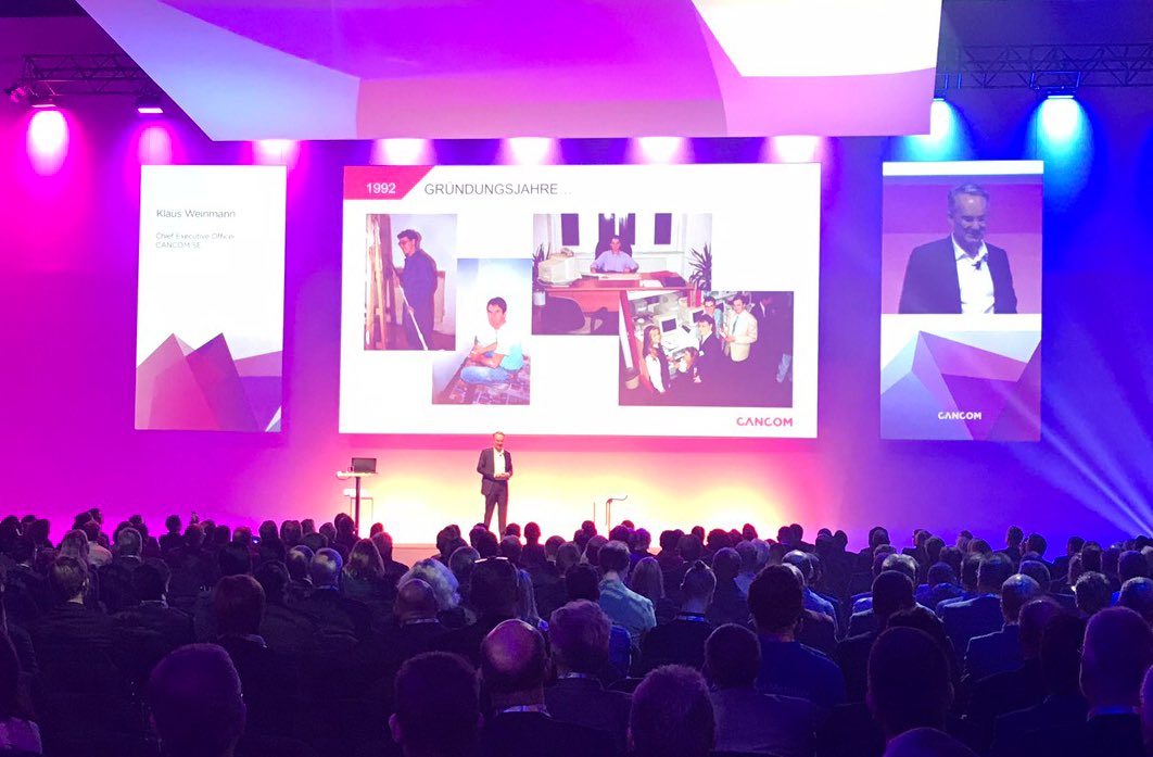 dothephysics's tweet photo. 25 Jahre @CANCOM_! CEO @WeinmannKlaus erinnert mit ein paar unveröffentlichten Schätzchen aus dem Archiv an die Anfänge.
#INSPERIENCE https://t.co/IcTKmnHedo