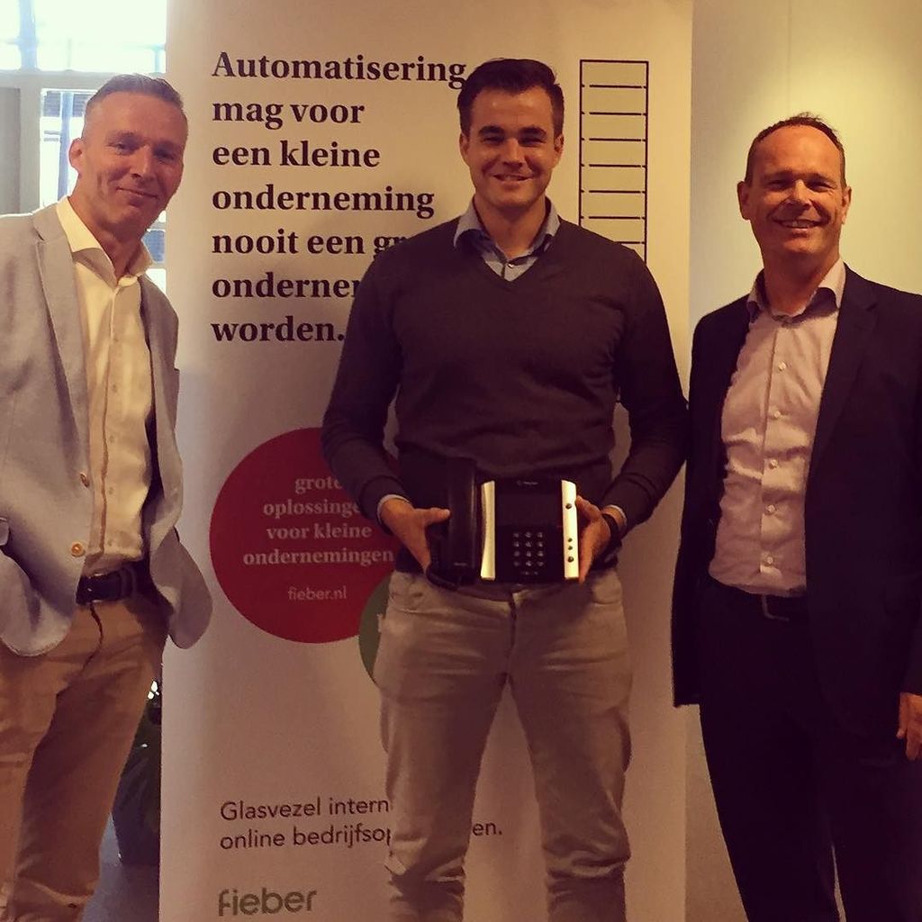 CoopSimonides's tweet photo. Wauw! Zomaar een mooi @polycominc vvx600 gewonnen tijdens het #RoutIT vision event! Bedankt #Nuvias Unified Commun… https://t.co/D0CjQiv2sj https://t.co/6Yh2BlUPGw
