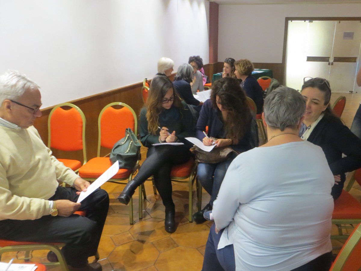 csvcosenza's tweet photo. Monitorare e valutare i progetti
Corso Univol #Cosenza 
23 progettisti del #volontariato al lavoro con Daniela Oliva
@IRSonline73 https://t.co/IK5lqQtzzJ