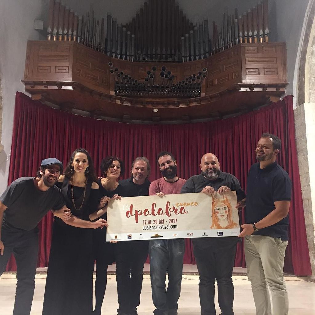 DPfst's tweet photo. Aquí están los magos y magas de la palabra de este #dpfst
Profesionales de esta disciplina cercana, de viva voz, ancestral.
#regalos
#gente… https://t.co/nQWQzkx6QG