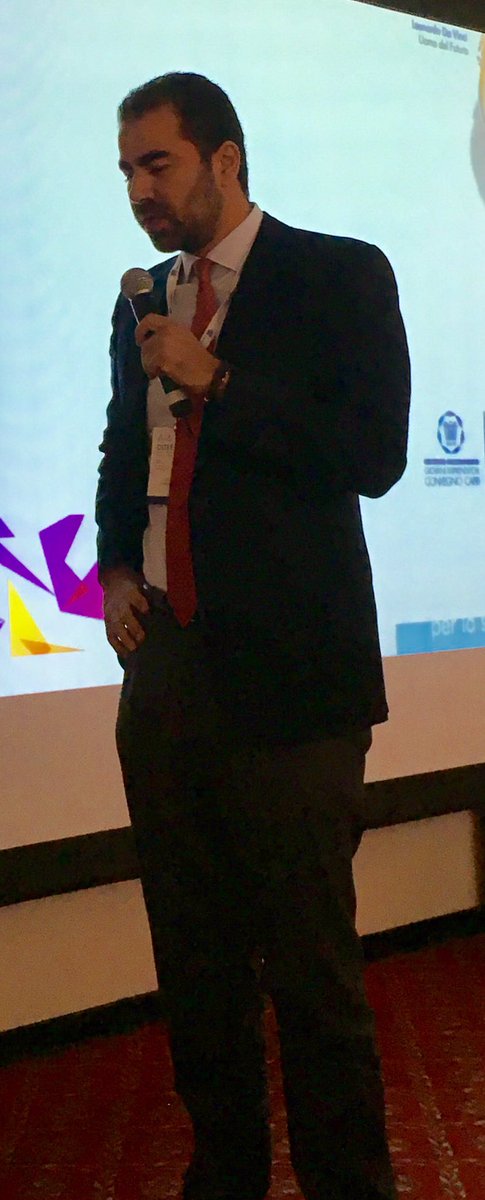 Bobo_DL's tweet photo. #Domande e #confronti a #Capri17 con @costanzoct @dimartino_peppe @PepsGP https://t.co/ZTfkYAKbBI