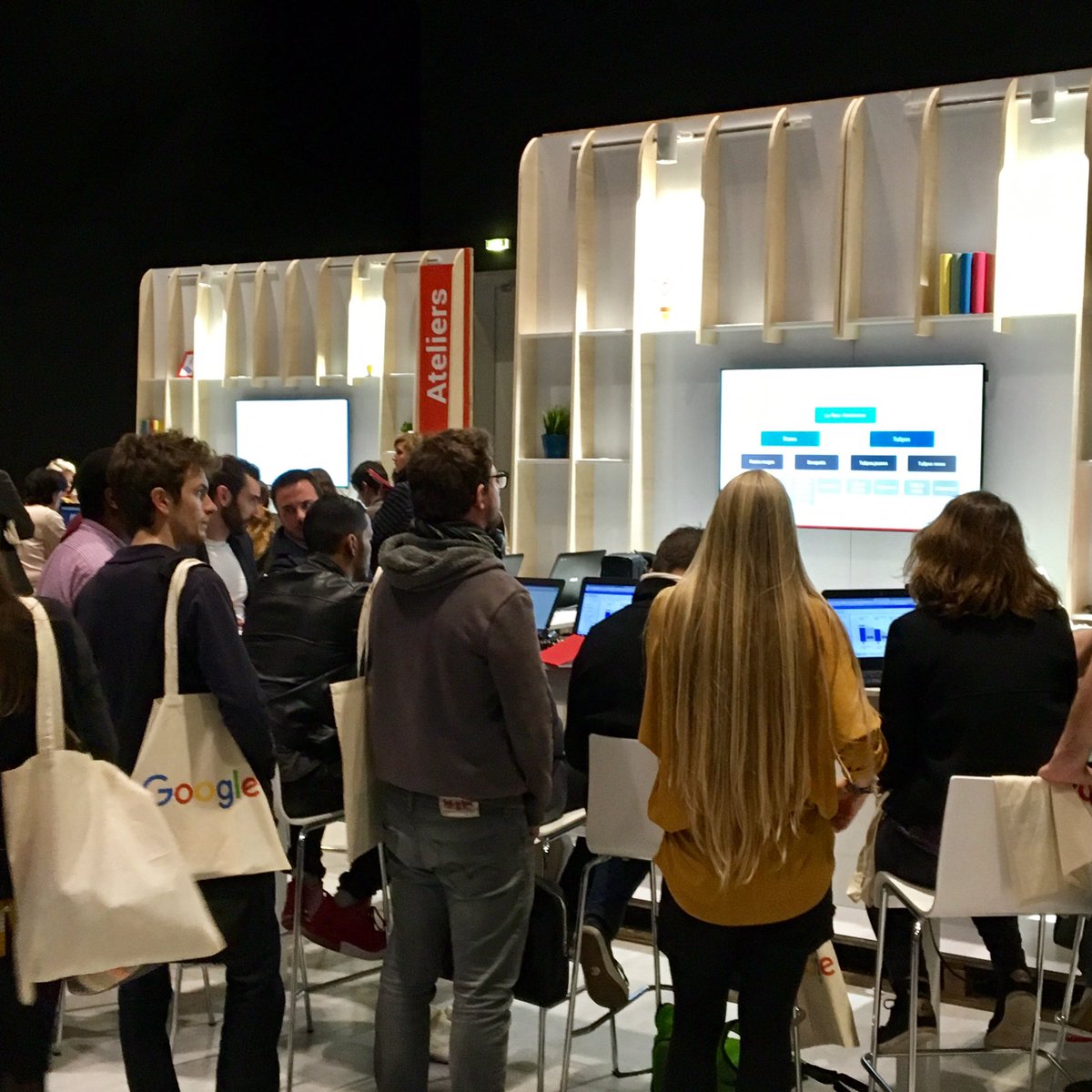 cprevost57's tweet image. Effervescence sur l'événement #google à #nancy #CentreProuvé @GoogleFR  #numerique #transitiondigitale #conferences #ateliers