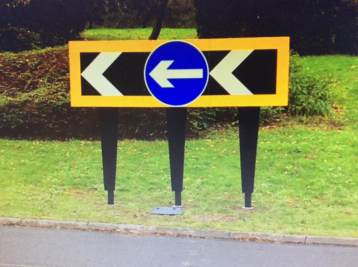 SignpostSol's tweet photo. Another install of the new SPS 468 Chevron. Strong, lightweight, easy to use and cost effective. Call us on 0121 506 4770 for information. https://t.co/kfQpSy6THC