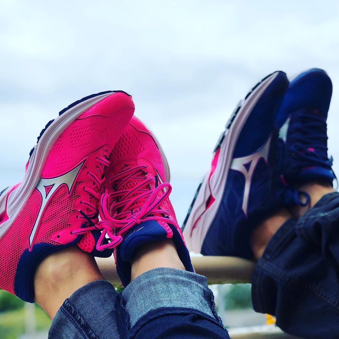 Strides of pink and signs of hope are all around us in October. #fleetfeet #Mizuno #BCRFCure #Breastcancer #Pink pbxx.it/hcBNv8