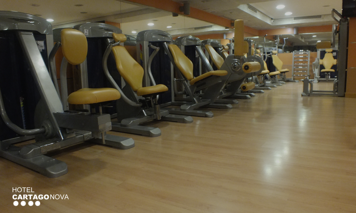 HCartagonova's tweet photo. Coje tu ropa de deporte y ven a nuestro #gimnasio para ponerte en forma! Es gratis para nuestros clientes 😉. ¡No hay excusas! https://t.co/TbG3cyuhPY