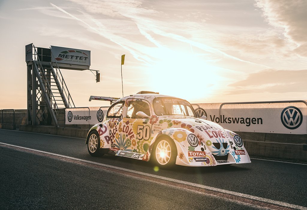Autowereld_be's tweet photo. Reportage / #VW #FunCup Discovery Days op @Circuit_Mettet - bekijk de fotospecial: https://t.co/0gBBcu0cDt @BelgianVWClub https://t.co/ht87J0KDkC
