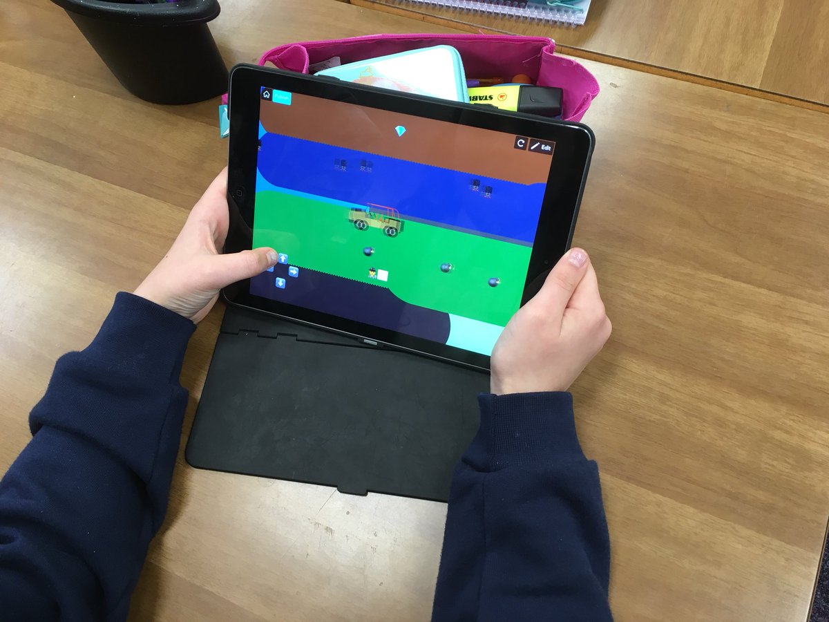 MGLWorld_Gill's tweet photo. Some fantastic and creative programming going on this morning with Y6 using Hopscotch to create their own games #mglworld @hopscotch https://t.co/sw2vdm2CC0