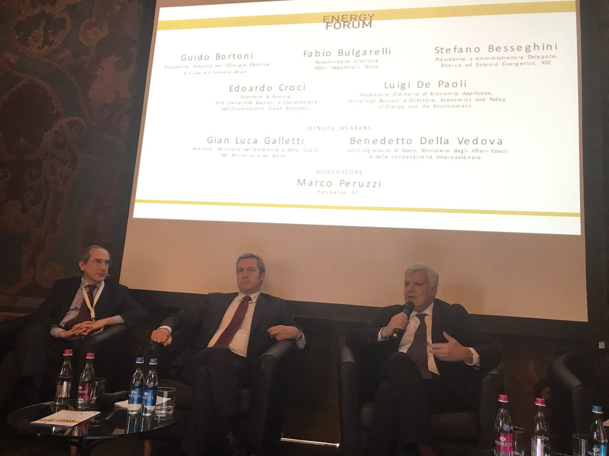 bragachiara's tweet image. #EnergyForum a Cernobbio trasformazione energetica tra emergenza ambientale e necessità economica @glgalletti @FestivalLuce @DirectaPlus_