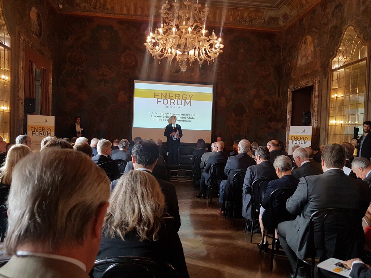 bragachiara's tweet image. #EnergyForum a Cernobbio trasformazione energetica tra emergenza ambientale e necessità economica @glgalletti @FestivalLuce @DirectaPlus_