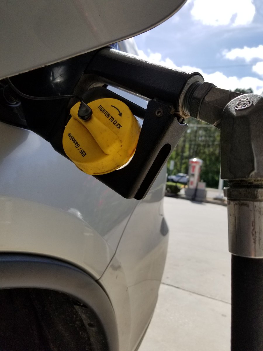 MamaB2485's tweet photo. @sammurchie girl....problem solving #bringbackfullservice #thislittlelightofmine #thelmaandlouise https://t.co/U5B4TNbeWK