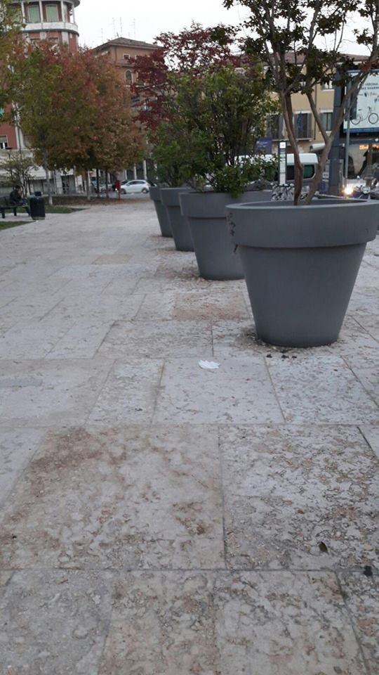 SerralungaItaly's tweet photo. Another Italian Square decorated with our #vasone design by Luisa Bocchietto in the beautiful Verona. Discover more: https://t.co/yiRmuxRsdU https://t.co/G0MQYyEJzm
