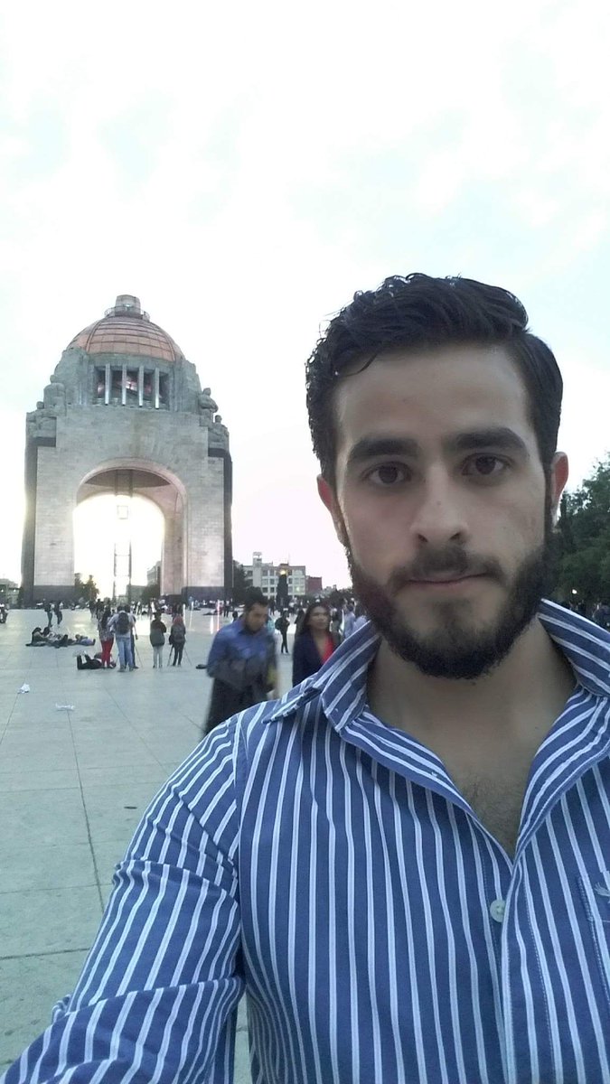 EddieRohe's tweet photo. Les tengo que presumir a mi primo que no veía desde que eramos niños, ustedes que si lo podrán ver con ojos de lujuria. https://t.co/d41tnXdD1t
