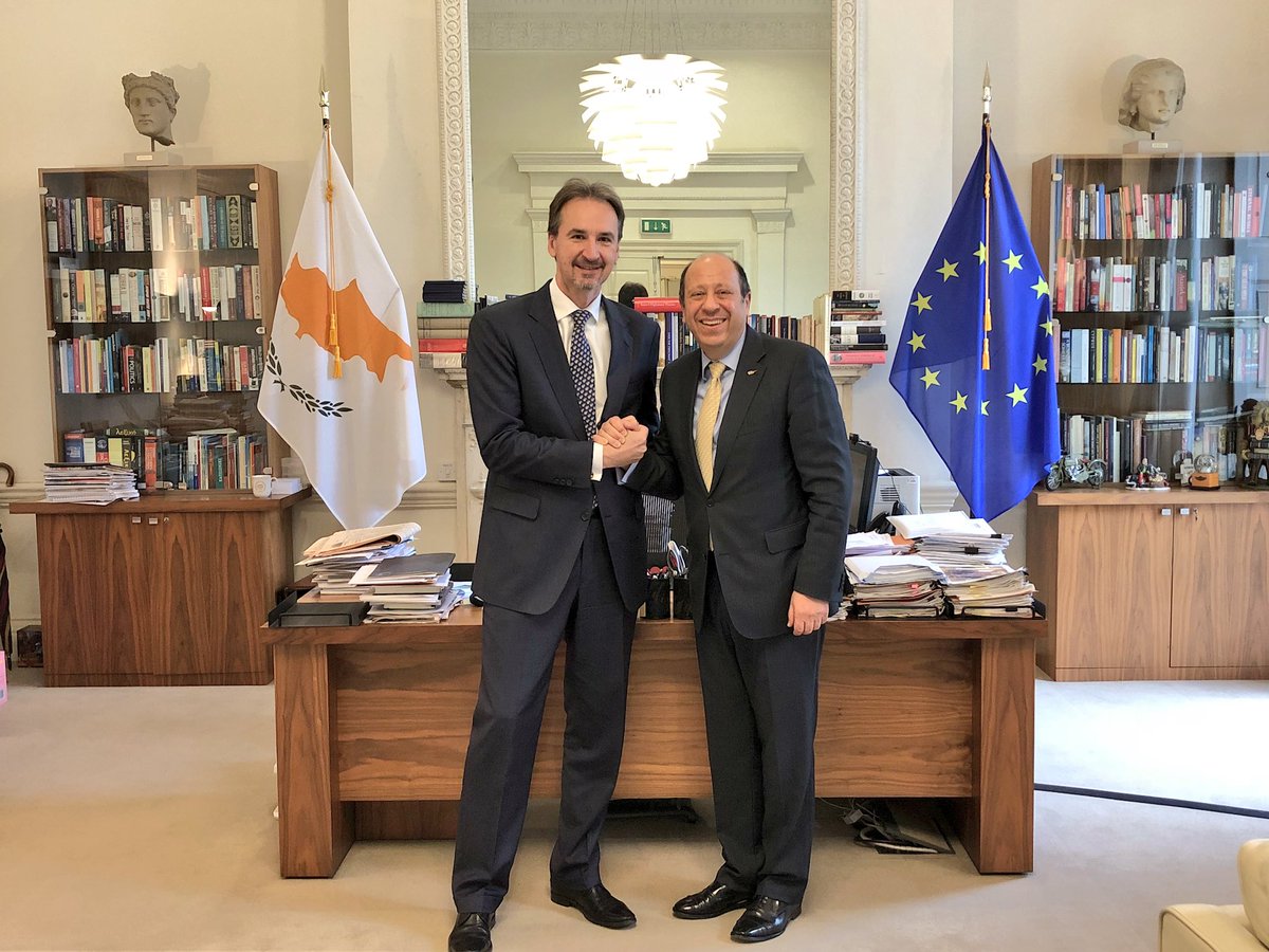 eevriviades's tweet photo. Delighted to welcome Amb Igor Pokaz @IgorPokaz of #Croatia. Seasoned diplomat; wealth of experience. Scintillating exchange. Sretno! 🇭🇷🇨🇾🇪🇺 https://t.co/prbsuAtRPY