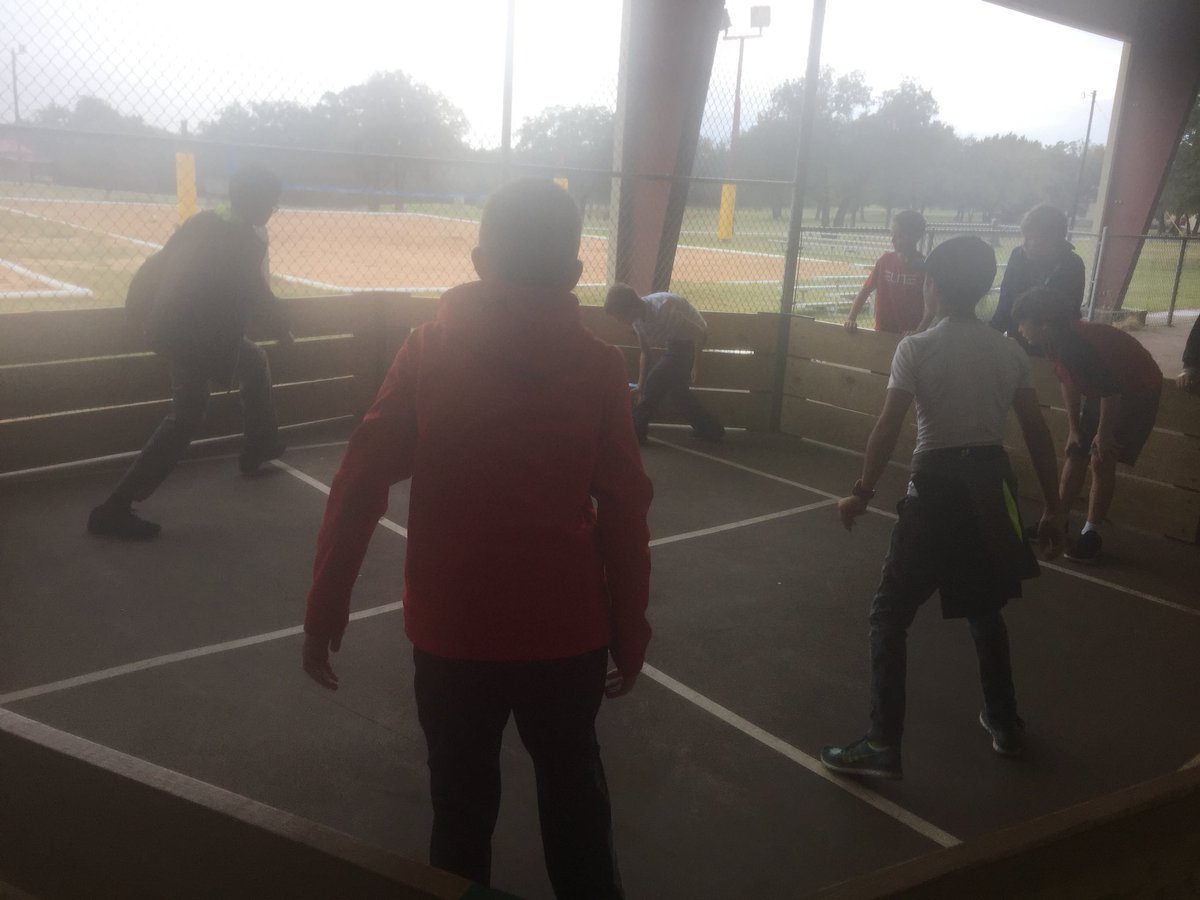 TrimbleLesley's tweet photo. Exciting gagaball game. #6thgradeclasstrip @OakridgeMS1 https://t.co/XcCk4dzgjX