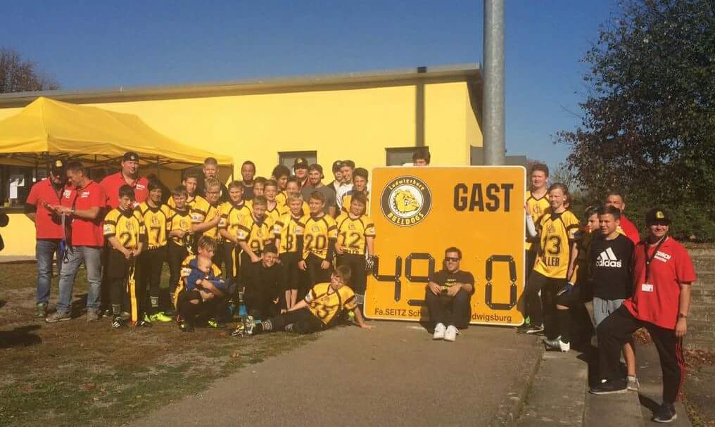 LbBulldogs's tweet photo. Die U13 Flagfootball-Mannschaft der Ludwigsburg Bulldogs ist zum ersten Mal in der Vereinsgeschichte Landesmeister Baden Württemberg💪🏼 https://t.co/COeG88vZiB