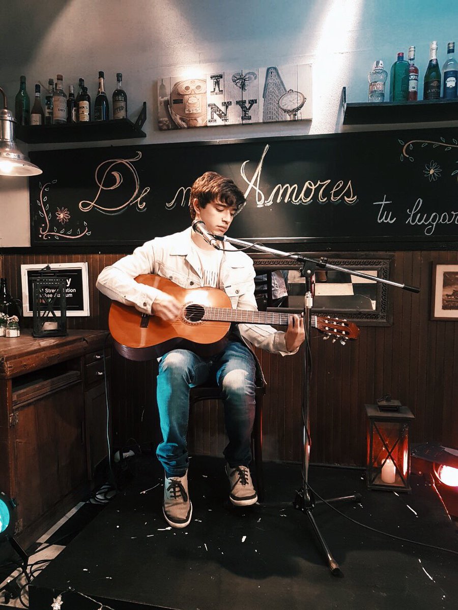 JulianSerrano01's tweet photo. #Alejo #GolpeAlCorazon ⭐️ https://t.co/a4rlipcjQY