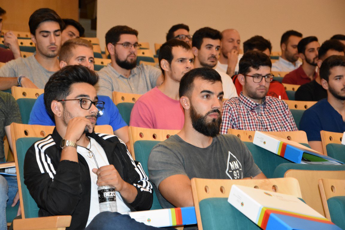 CEUAndalucia's tweet photo. Comenzamos los Máster de Optimización del Entrenamiento y Readaptación Física-Deportiva y Ejercicio Físico, Salud y Patologías #deporte https://t.co/g23i7HBjxu