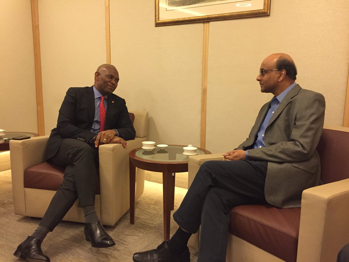 During todays break from the ongoing #ubaboardsession in #Singapore I paid a courtesy visit to the Deputy PM <a href="/Tharman_S/">Tharman Shanmugaratnam</a> at his office