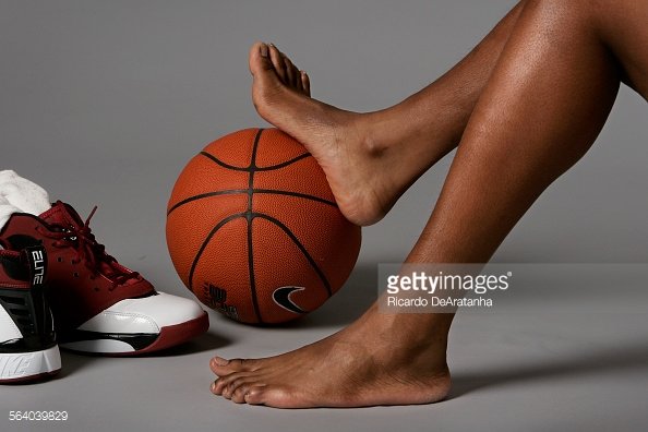 TheCartoon3's tweet photo. RetroToMetro Hads Some Big Feet #feet #bigfeet #feetinface @RetroToMetro1 #new https://t.co/n01hVn0jNw