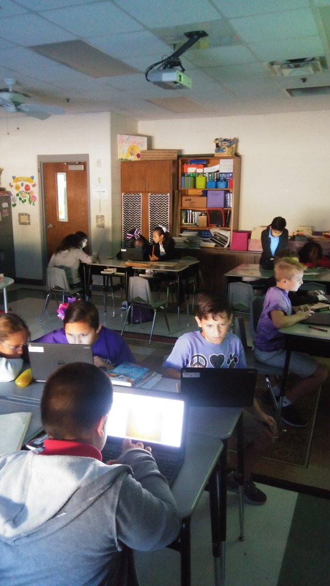 SHMsGee's tweet photo. Fun with google drawing in 4th grade! https://t.co/Z5f2ORoY8b