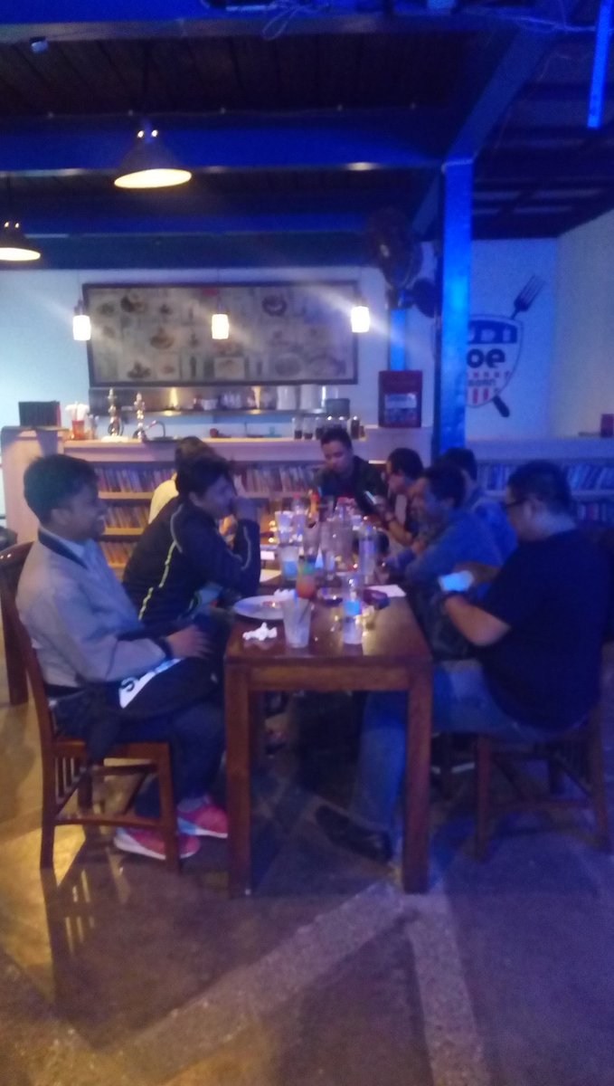 PaguyubanfcDPK's tweet photo. Meeting persiapan turnamen paguyuban #depokbisa https://t.co/6RDdeYHiA9