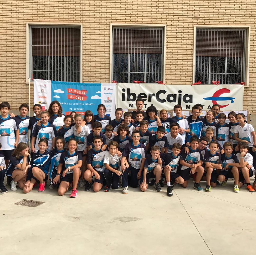 femonsa's tweet photo. Photocall con el que hemos colaborado con @E_Pompiliano para la #carrerasolidaria contra la #leucemiainfantil @1_entrecienmil https://t.co/O0q3GulUNb