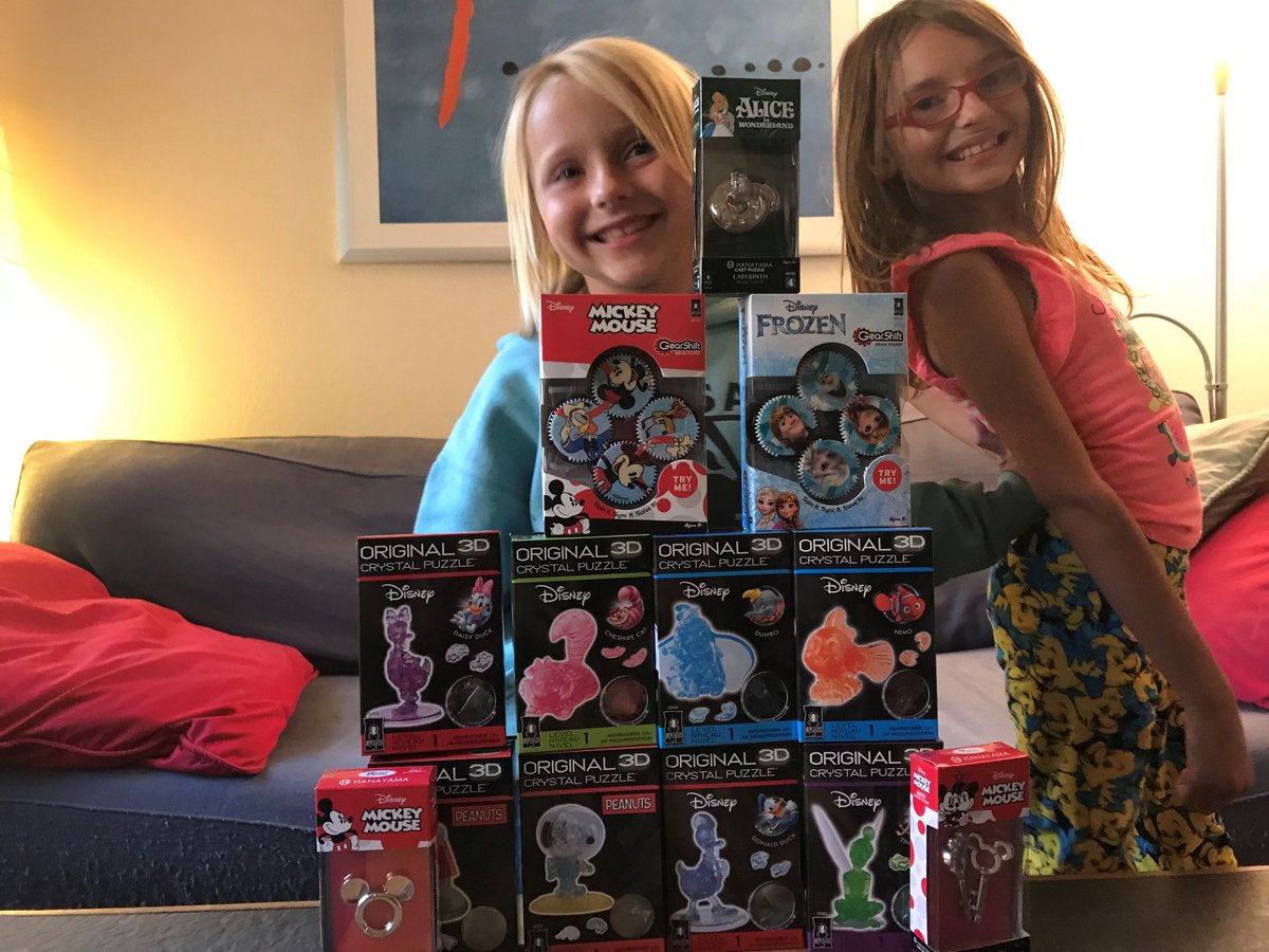 UniversityGames's tweet photo. .@disneygals love our #DISNEY & #PEANUTS #brainteasers in their #HolidayGiftGuide! https://t.co/W1XnEUAOfm #Hanayama #castpuzzles #crystalpuzzles #gearshift #stockingstuffers https://t.co/ed4oIaZlCk
