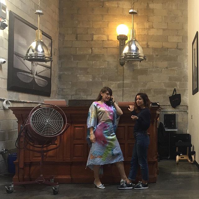 IndustriaNYC's tweet photo. studio vibes with these gems β¨
#industriabk #shootwithus #nycphotostudio #nyceventspace #workhardplayhard #skyisthelimit π·: @stacy_paczan https://t.co/jeQiY1vXaz