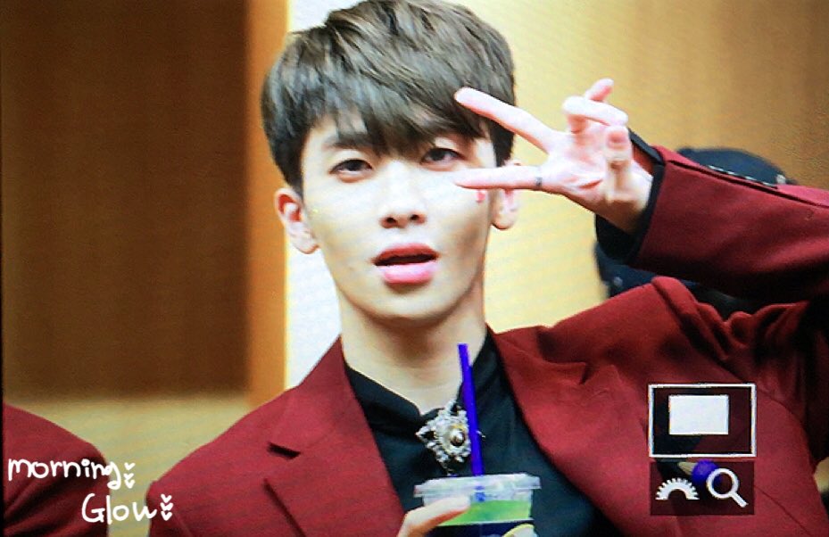 MorningGlow98's tweet photo. 171021
#업텐션 #UP10TION #샤오 #XIAO #이동열 #シャオ #ドンヨル @UP10TION https://t.co/2WeoQJJEbu