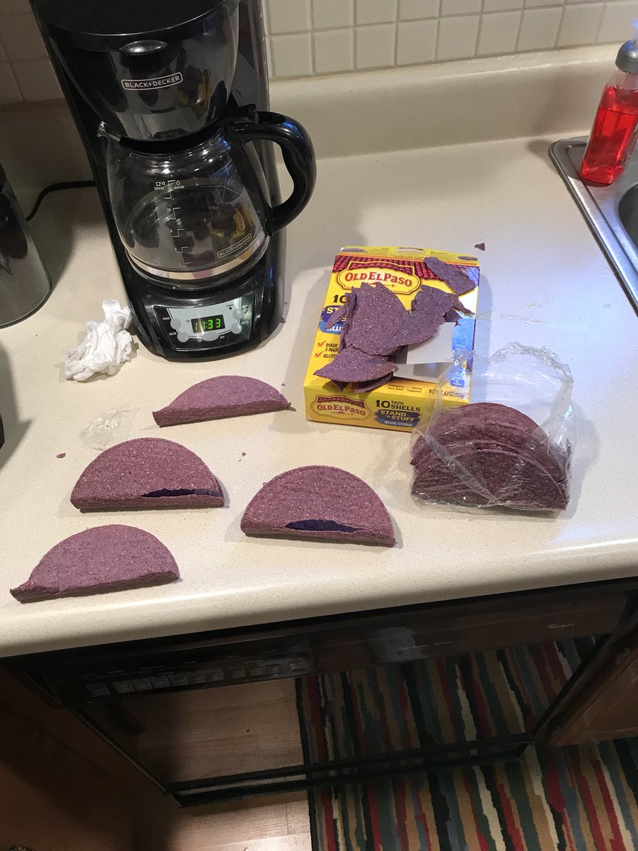 JR_Fults's tweet photo. Wow!! Sweet shells @oldelpaso ! I’m glad that I got a 10 pack of crumbs! https://t.co/kDKZd1Qbih