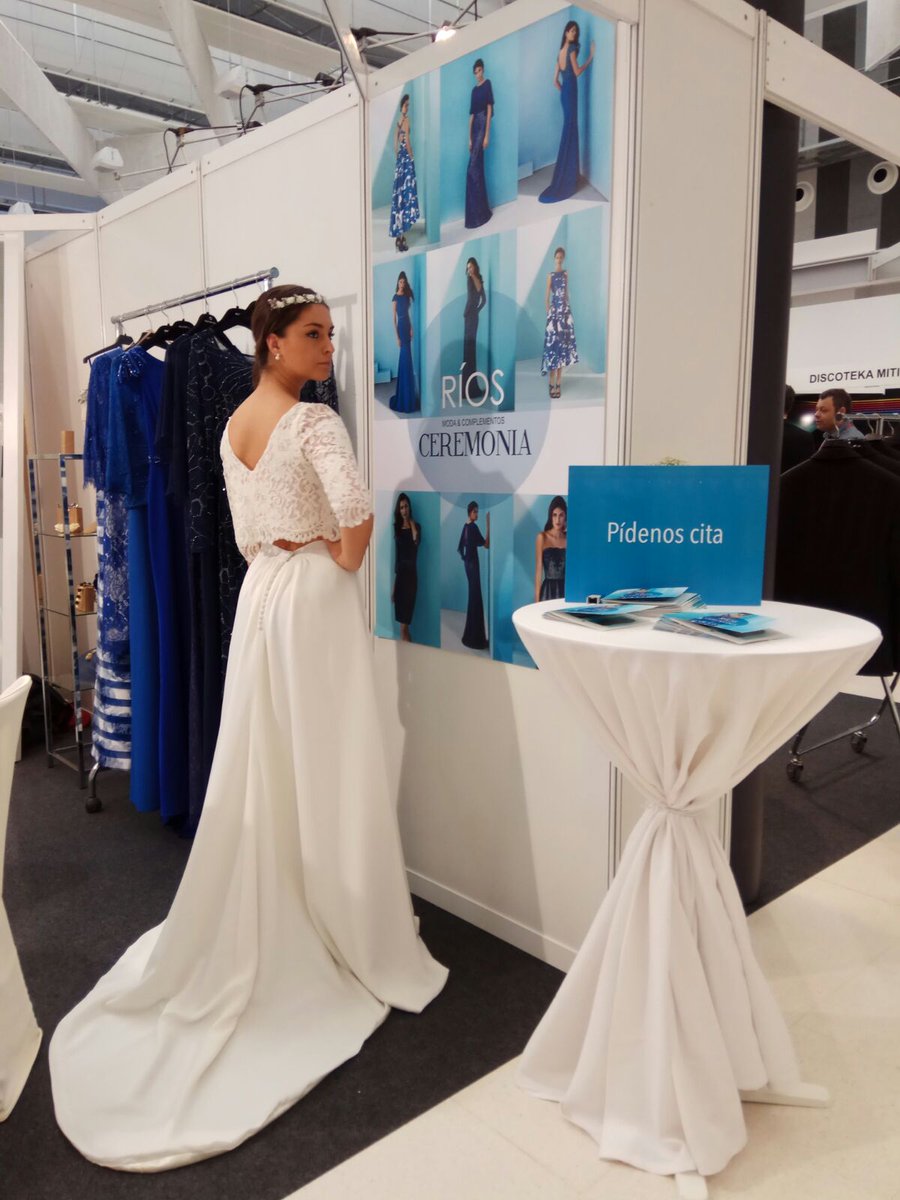 mclassmoda's tweet photo. Ya empezo #exponoviasaraba en el Palacio de Congresos Europa alli esta @erikavillar10 para @RIOSMODA1 y @suscomplementos hasta el domingo https://t.co/kbF00R7P0f