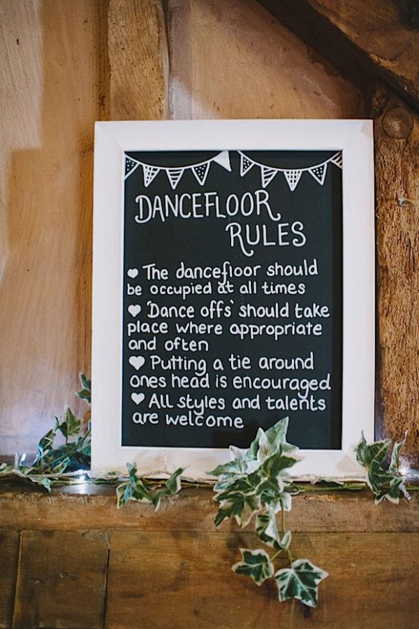 PynesHouseDevon's tweet photo. Have you seen our latest blog post? We're talking all about the different ways you can use wedding signs throughout your big day. Read more here: https://t.co/m1XHYV4atS Image by @elliegphotophy via @RockMyWedding #WeddingDecorations #PynesHouse https://t.co/ORRhm1r7iA