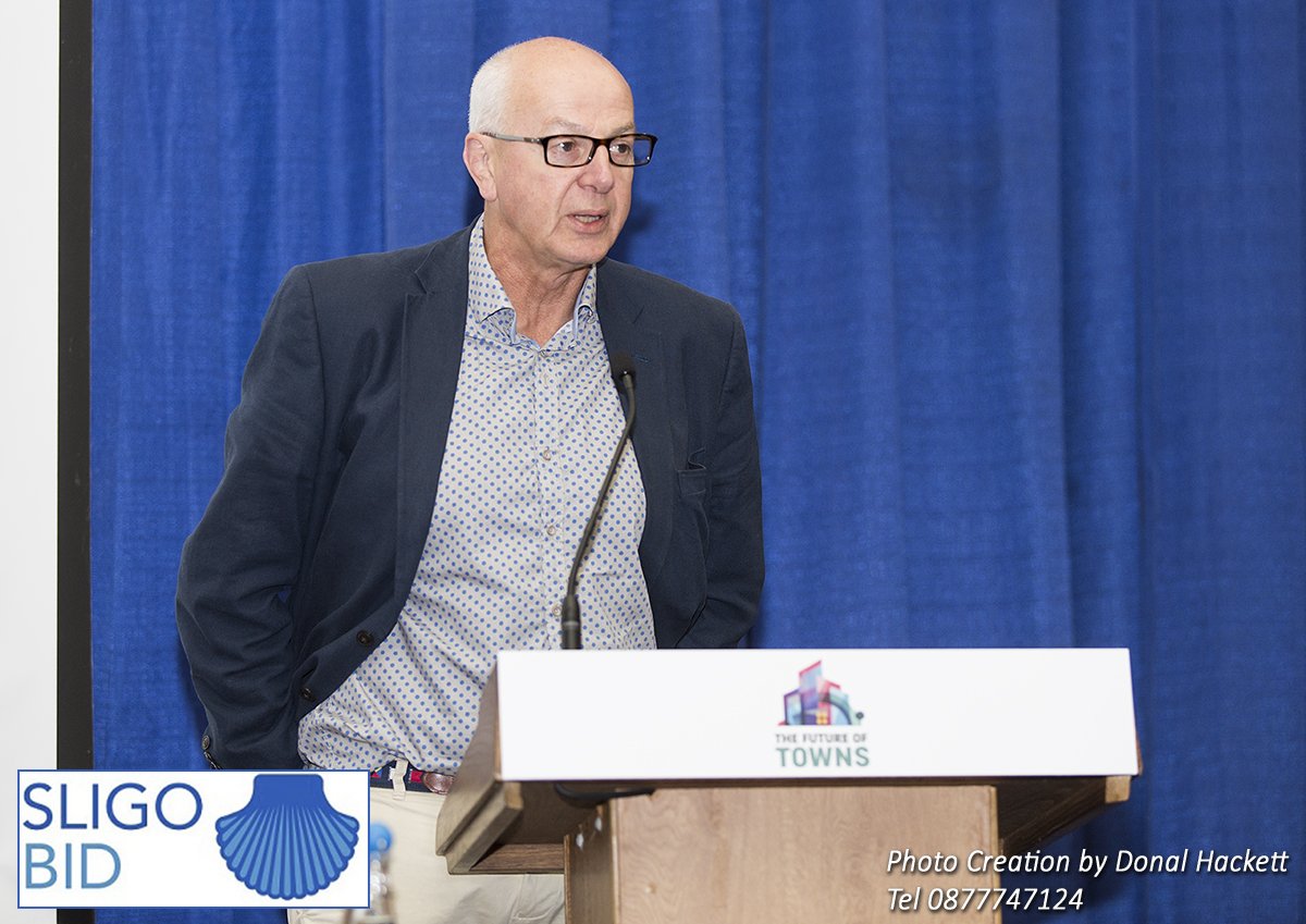 FutureOfTowns's tweet photo. @bobbykerr our  MC for #futureoftowns 2017, opening the Summit! https://t.co/br2cwkaYY9