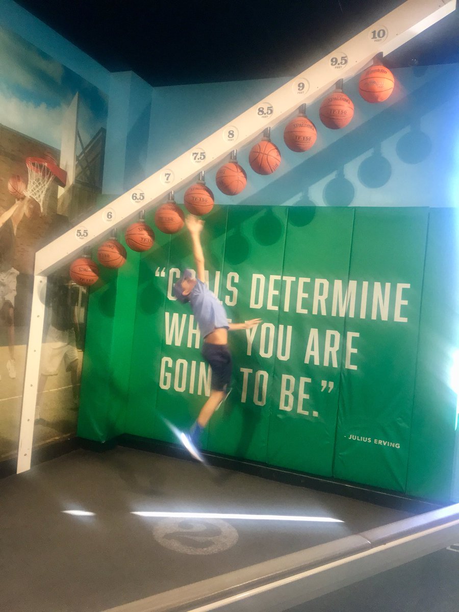 bxvsciencegirl's tweet photo. The Sports Zone ⚽️🏀🏈⚾️🎾🏐
@BXVES_principal 
@ms_deljuidice https://t.co/hx06kK0fTO
