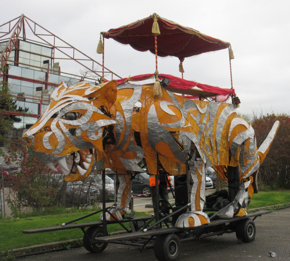 ourmiltonkeynes's tweet photo. There's more intriguing things from #FeastofFire popping up around Central Milton Keynes. https://t.co/5bMvjn04ui