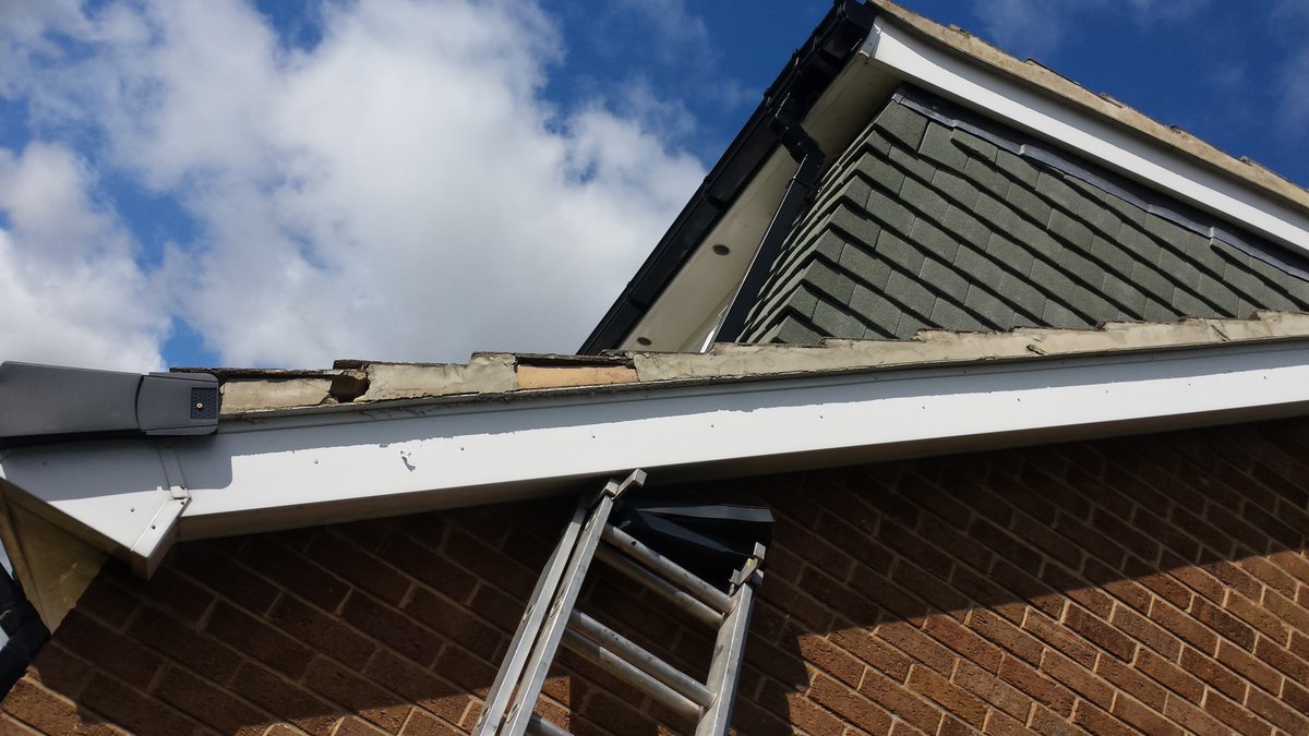 Ratedroofingltd's tweet photo. Sick and tired of falling cement? 
If you answered yes, we have the solution, the installation of a dry-verge system. #CrumblingCement #Roof https://t.co/ZYk1K7dgey