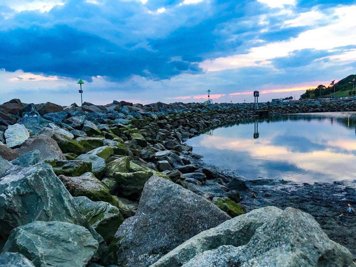 YourSouthend's tweet photo. Southend's seafront 'lagoon' pool at dusk.
Photo by Ahmed Ali. https://t.co/jb4b4lcvO8