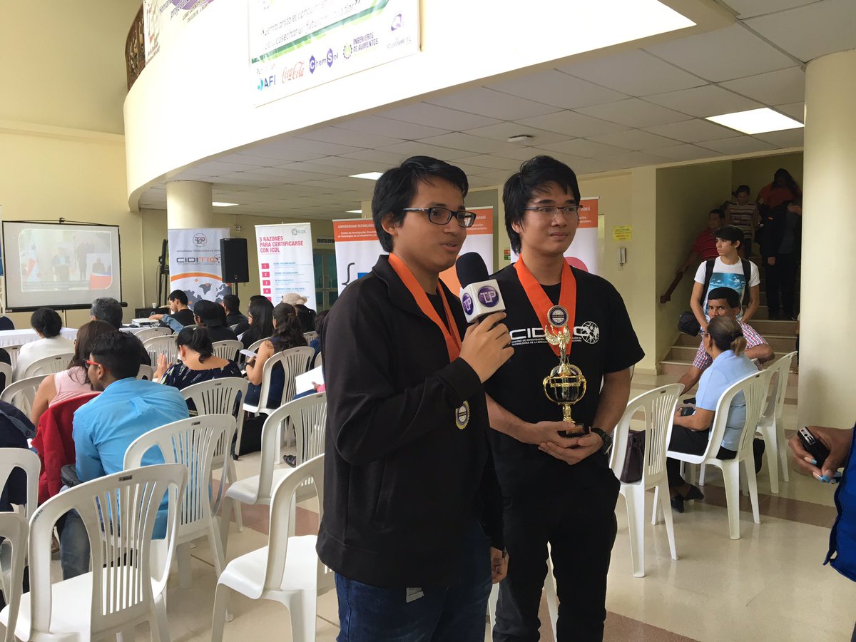 utppanama's tweet photo. Campeones de #ProgramaTuJuegoUTP https://t.co/yNNzDBCFVW