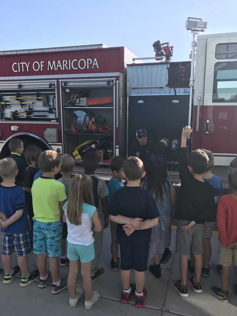 MaricopaFirePIO's tweet photo. No better way to start the day than with a fire truck demonstration to a fun group of kindergarteners! https://t.co/jNcn44s4ZQ
